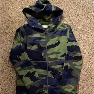 NWOT Camouflaged zip up hoddie.